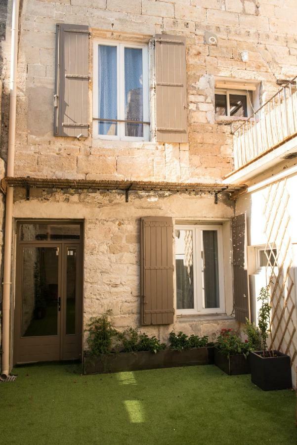 Les Suites Du 17 Aigues-Mortes Ngoại thất bức ảnh